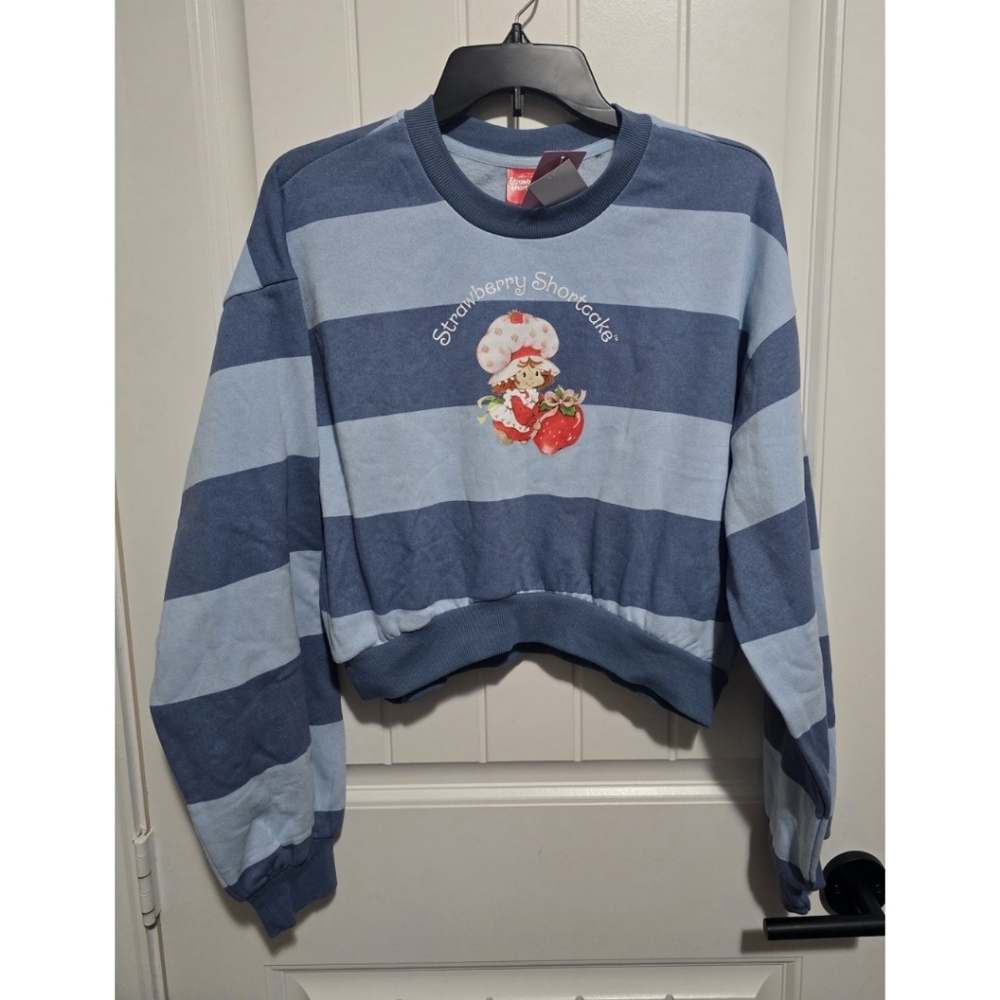 Womens Strawberry Shortcake Crew Neck Sweatshirt New Small Oversized